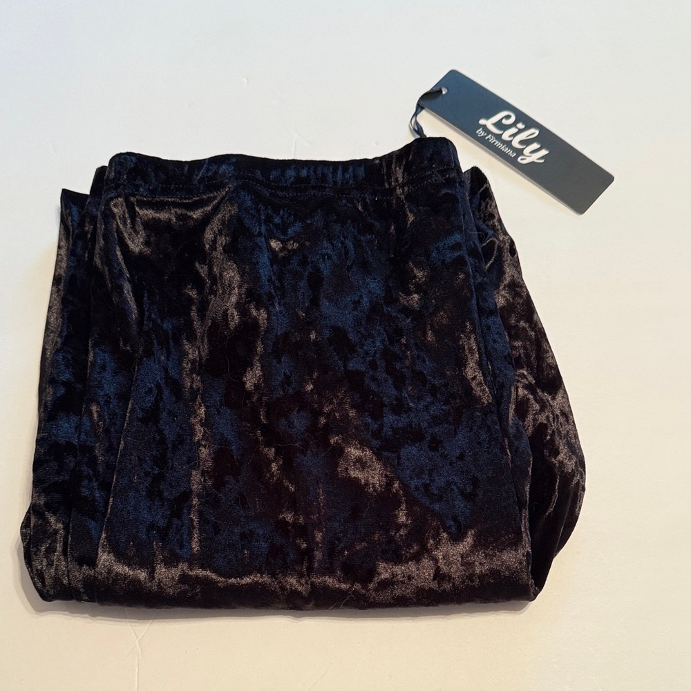 CLEARANCE Lily Black Velvet Leggings